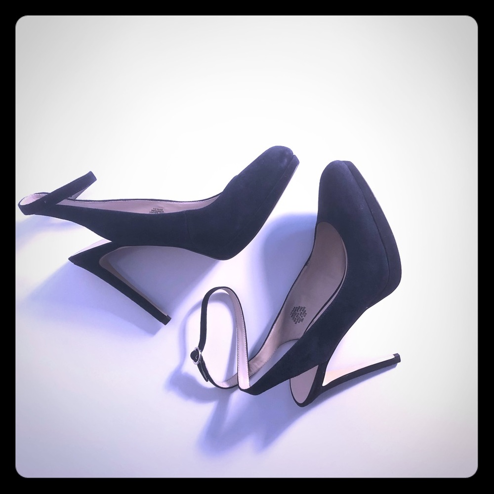 Nine West size 10.5 navy blue platform pumps